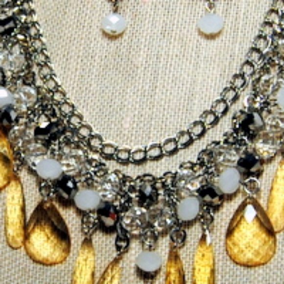 Statement Jewelry Necklace Gold Dangling Accents - Picture 5 of 6